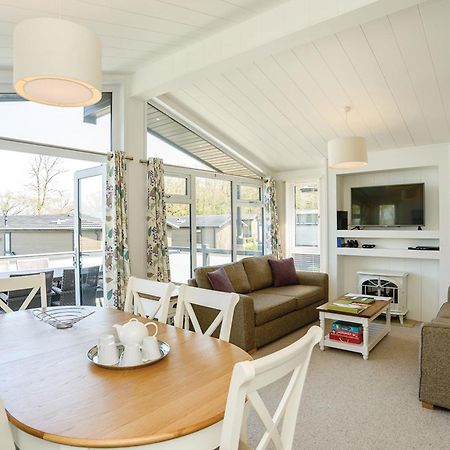 Woodside Coastal Retreat Hotel Fishbourne  Bagian luar foto