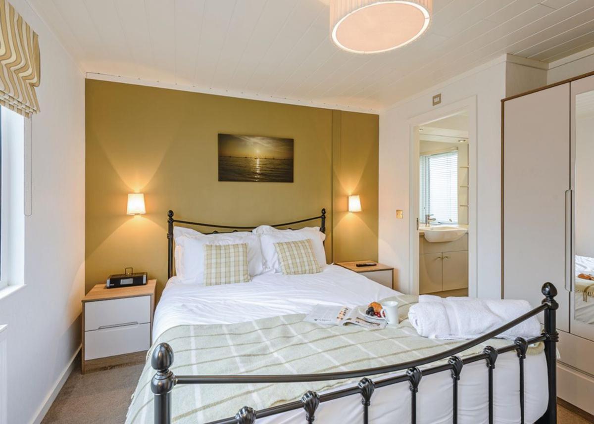 Woodside Coastal Retreat Hotel Fishbourne  Bagian luar foto