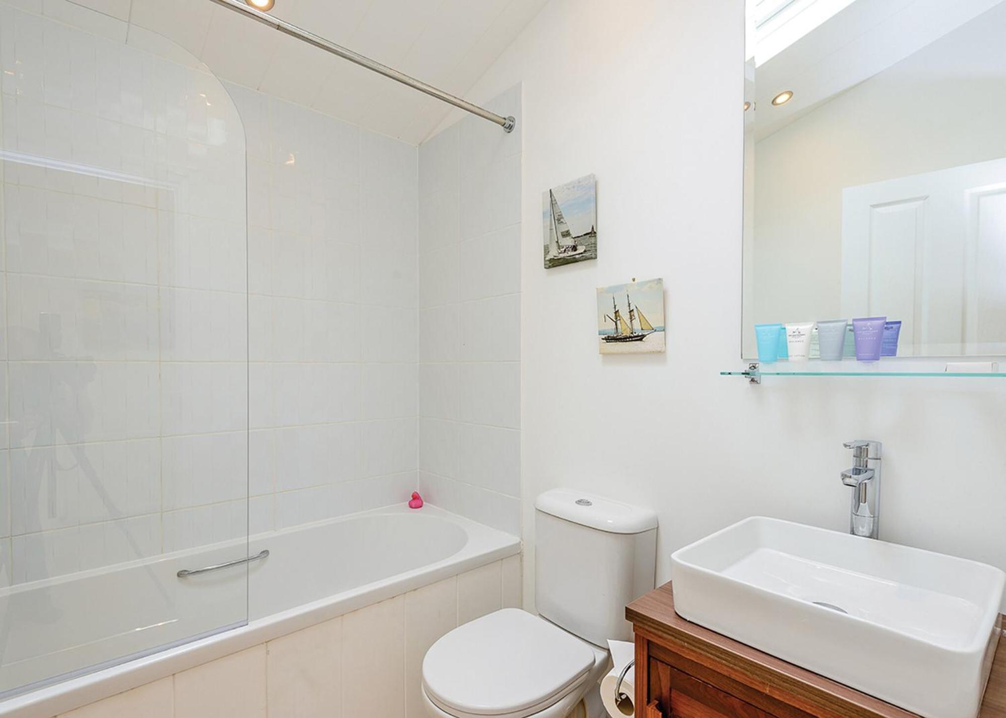 Woodside Coastal Retreat Hotel Fishbourne  Ruang foto